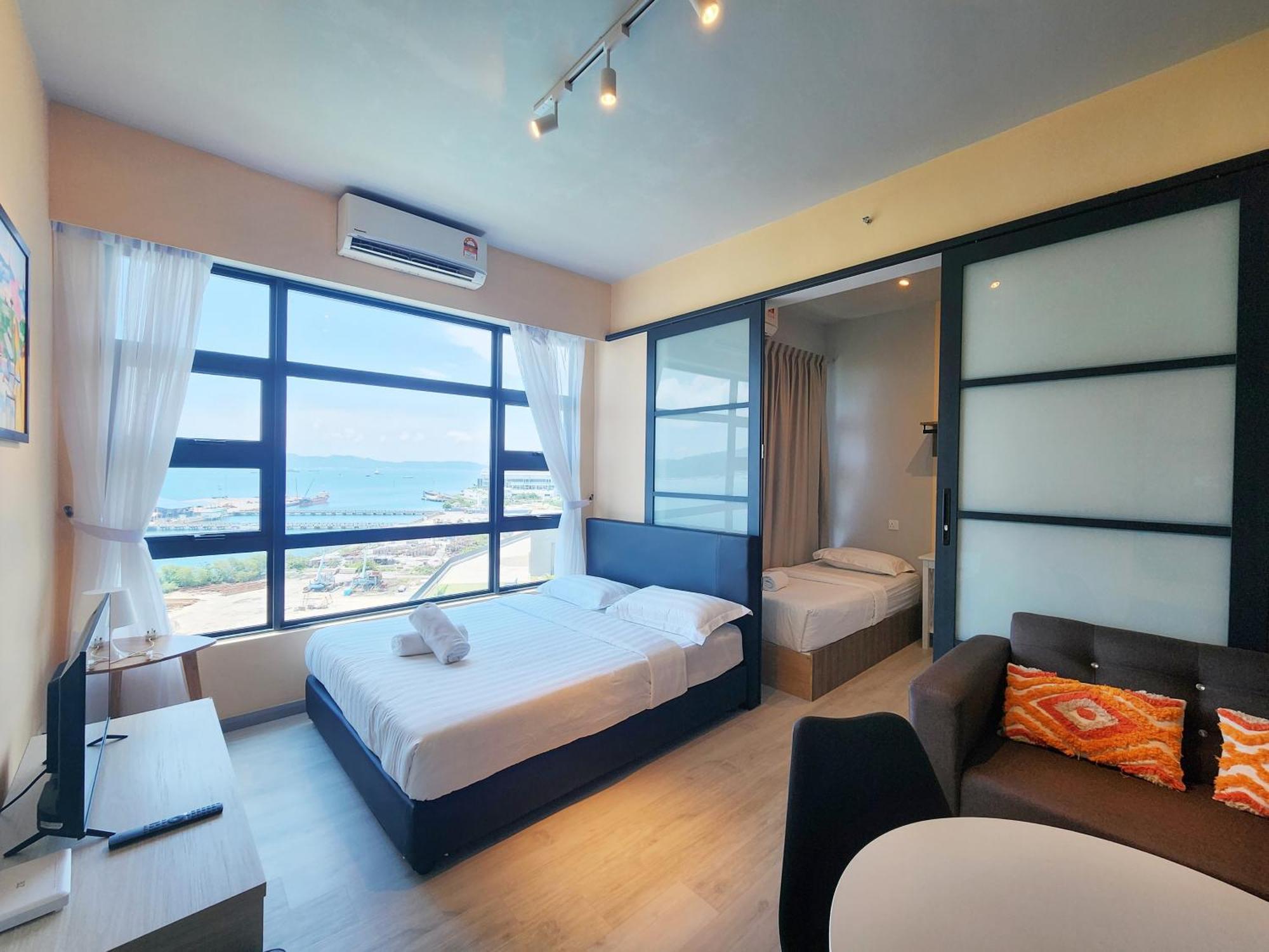 Jesselton Quay Centre By Lw *